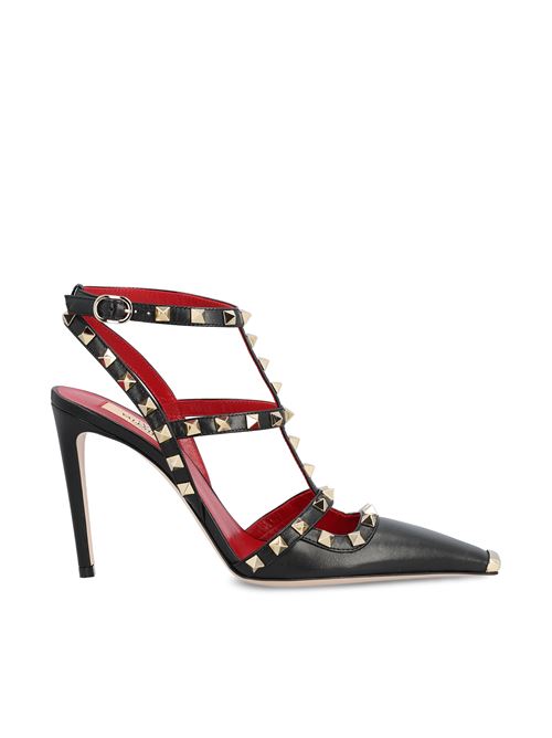 Valentino Garavani Rockstud pumps in black kidskin — front view | La Parisienne Qatar