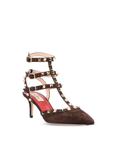 Valentino Garavani Rockstud pumps in brown suede — rear view | La Parisienne Qatar